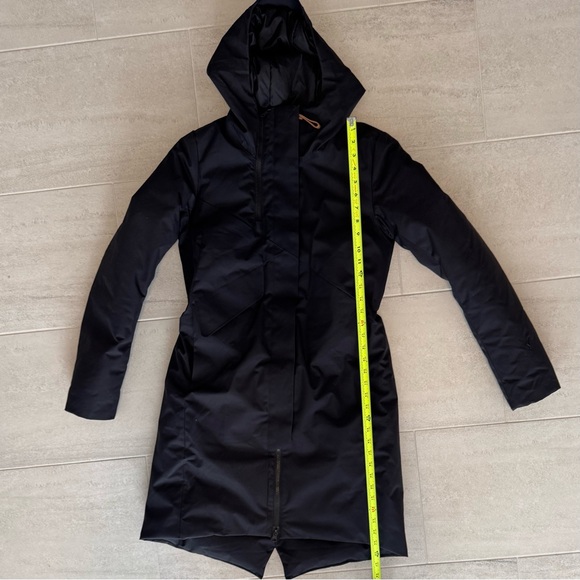 Indyeva - Women's Elegant, Black, Hooded, winter jacket, Ski Jacket, size small - Picture 9 of 9